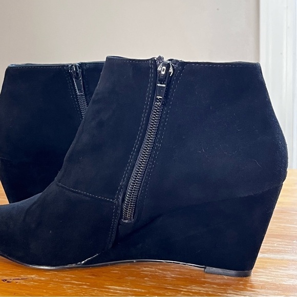 Sole Society Pointed Toe Wedge Bootie - Picture 7 of 15